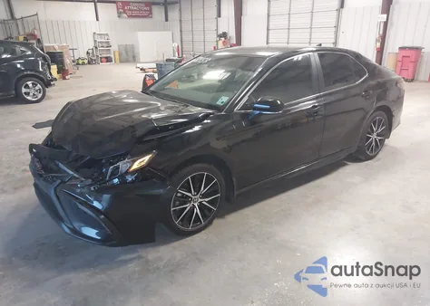 2022 Toyota Camry Se z USA, uszkodzony, nr VIN 4T1T11AK9NU710333